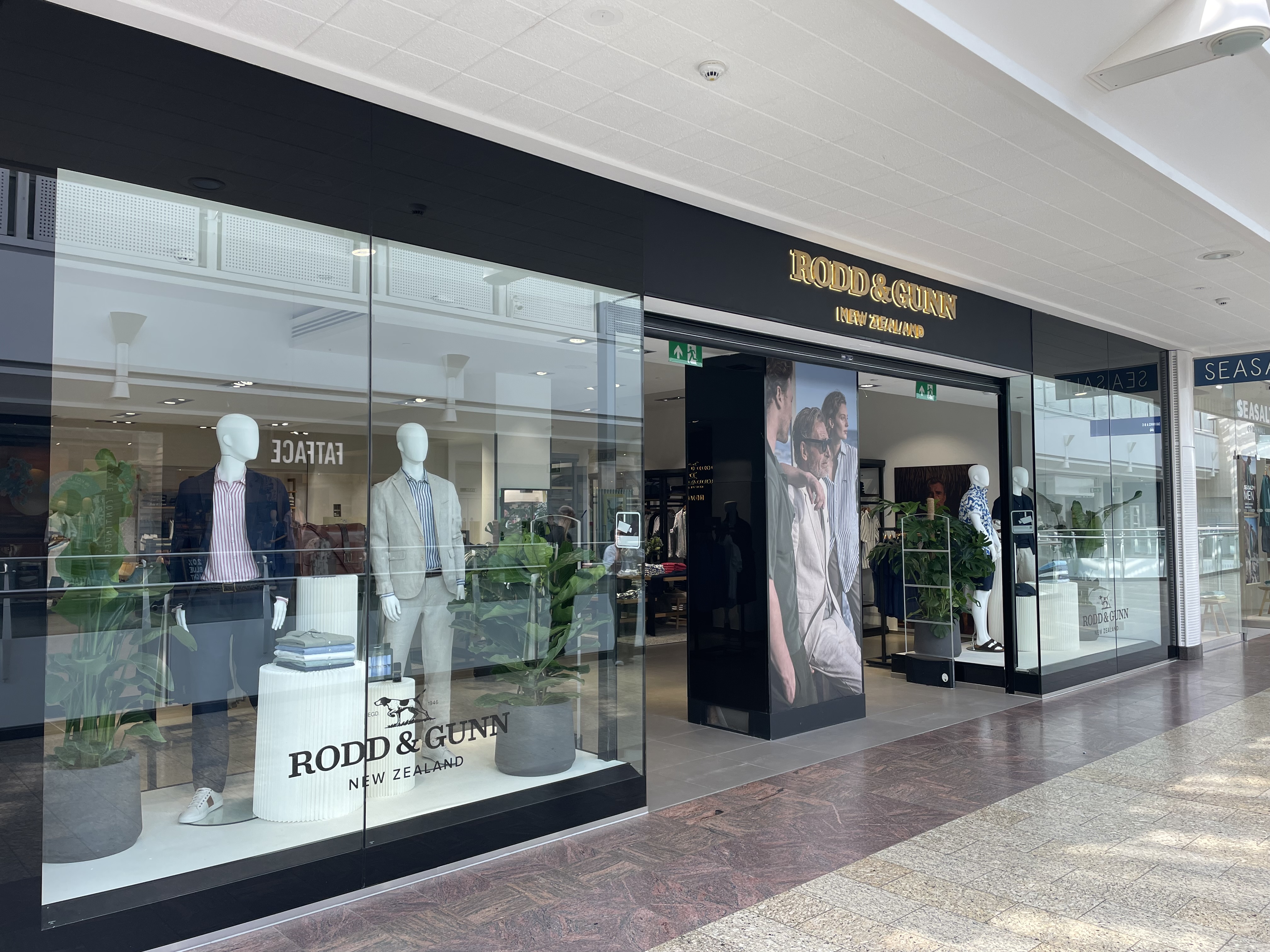 Rodd & Gunn Store Front